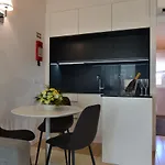 아파트 The Castle House